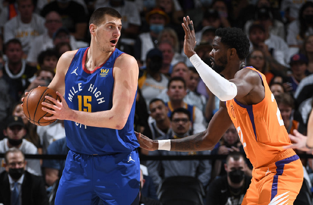  约基奇20+15 掘金登顶西部榜首  