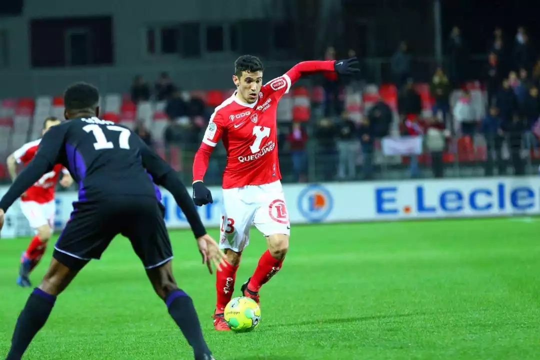  特鲁瓦新帅首秀告捷，率队脱离降级泥潭  